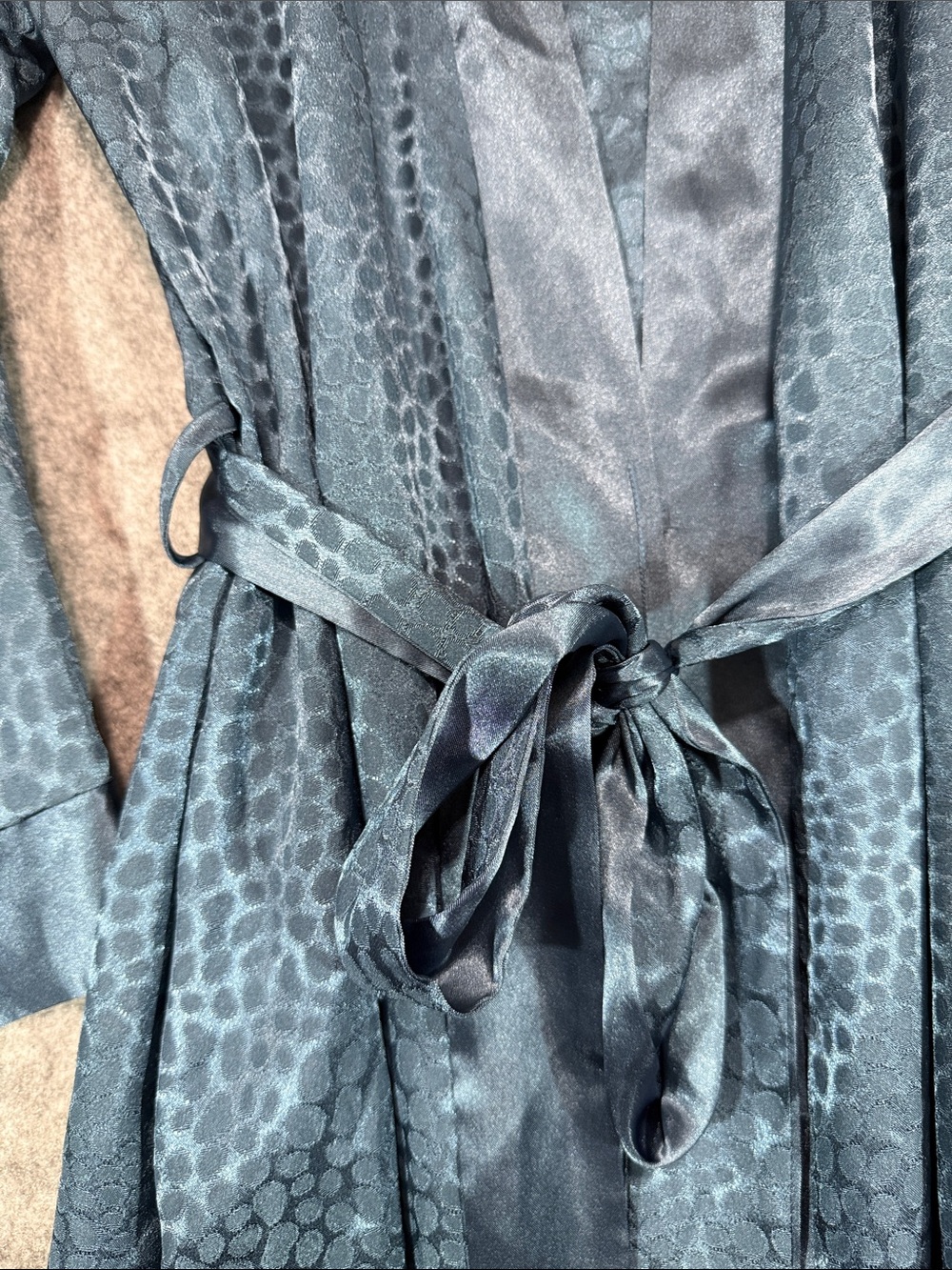 Halston Long Robe - Womens L XL - Blue Satin Patterned Sleepwear Chic Vintage - Picture 4 of 11